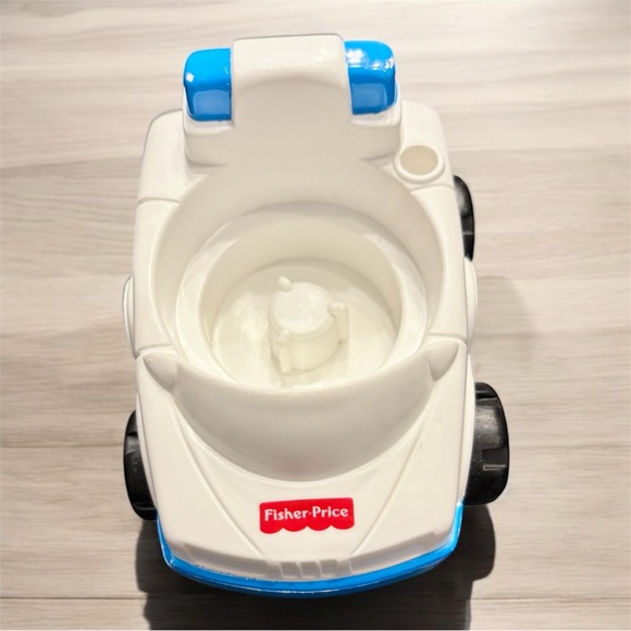 Vintage Fisher Price Little People figures Policeman, Policewoman, and Car - Picture 4 of 6